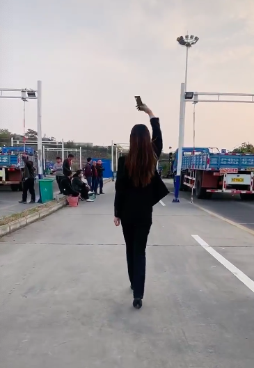 女保安事件進展（33歲女網紅慘遭粉絲殺害，疑因打賞起糾紛，最后一條動態引人唏噓）