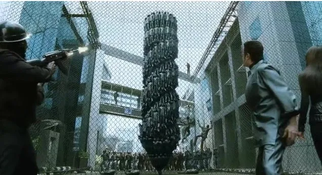 骑马漂移,影院蹦迪……收入千亿的印度电影有多开挂