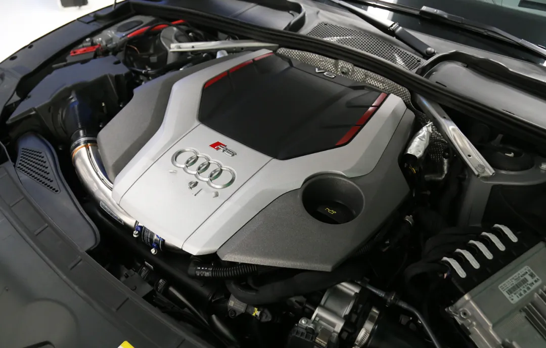 3.9秒破百的性能怪兽谁最有乐趣?奥迪RS5、宝马M3和AMG C63这样选