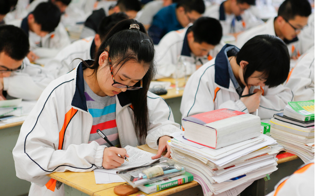 新高考模式下，辽宁文理本科录取分数线相差120分，文科生太难了