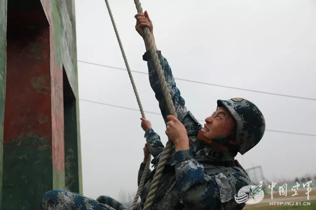 “特战利刃”安浪：在搏击风浪中成长