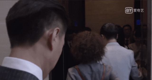 降服了五个女人，靳东爬上人生巅峰，可是这部剧是彻底糊掉了