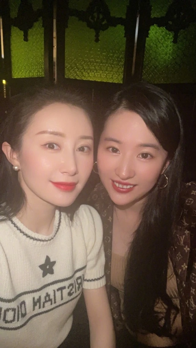 管你是真姐妹还是伪闺蜜,女明星同框即比美,谁丑谁尴尬