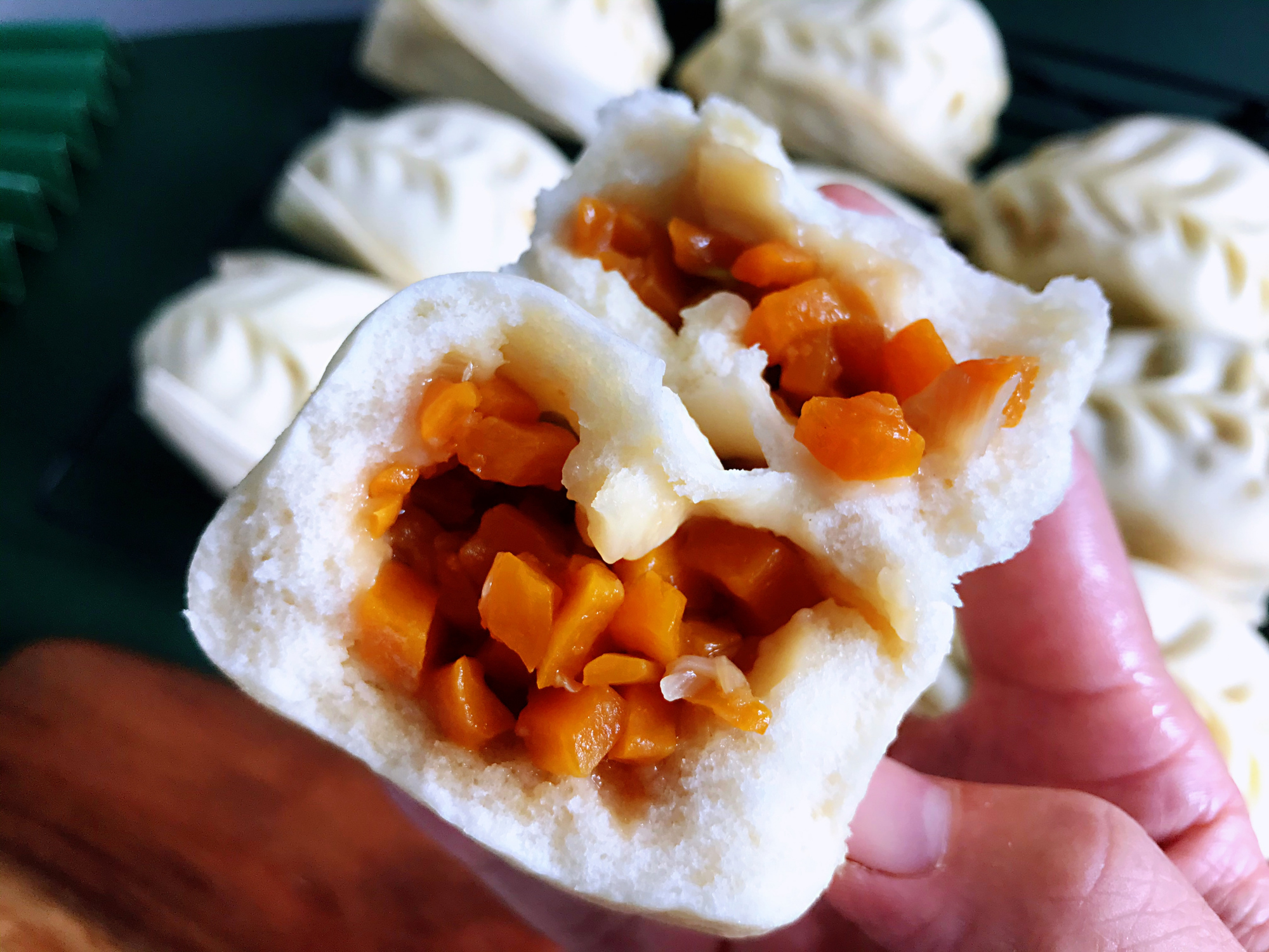 【南瓜素馅包子】做法步骤图 鲜嫩多汁 给肉不换-起舞食谱网