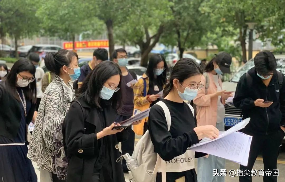 72万人参加法考，专家预测13%以上的通过率，该行业就业前景如何