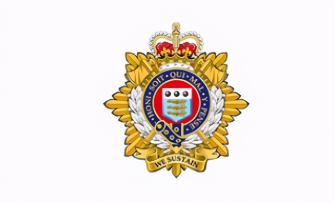 区别看待：英国陆军没有皇家封号，所属部队的皇家封号一抓一大把