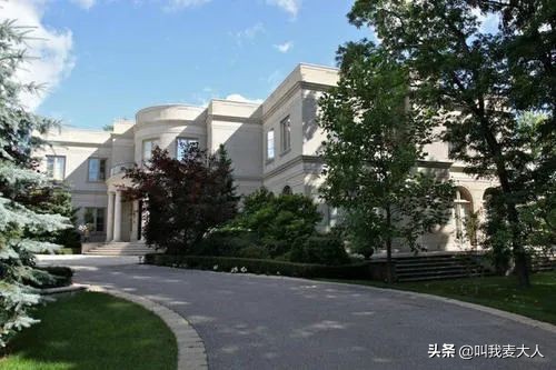 赌王的原配原来这么惨！儿子车祸，女儿疯了，留下的孙女得了癌症