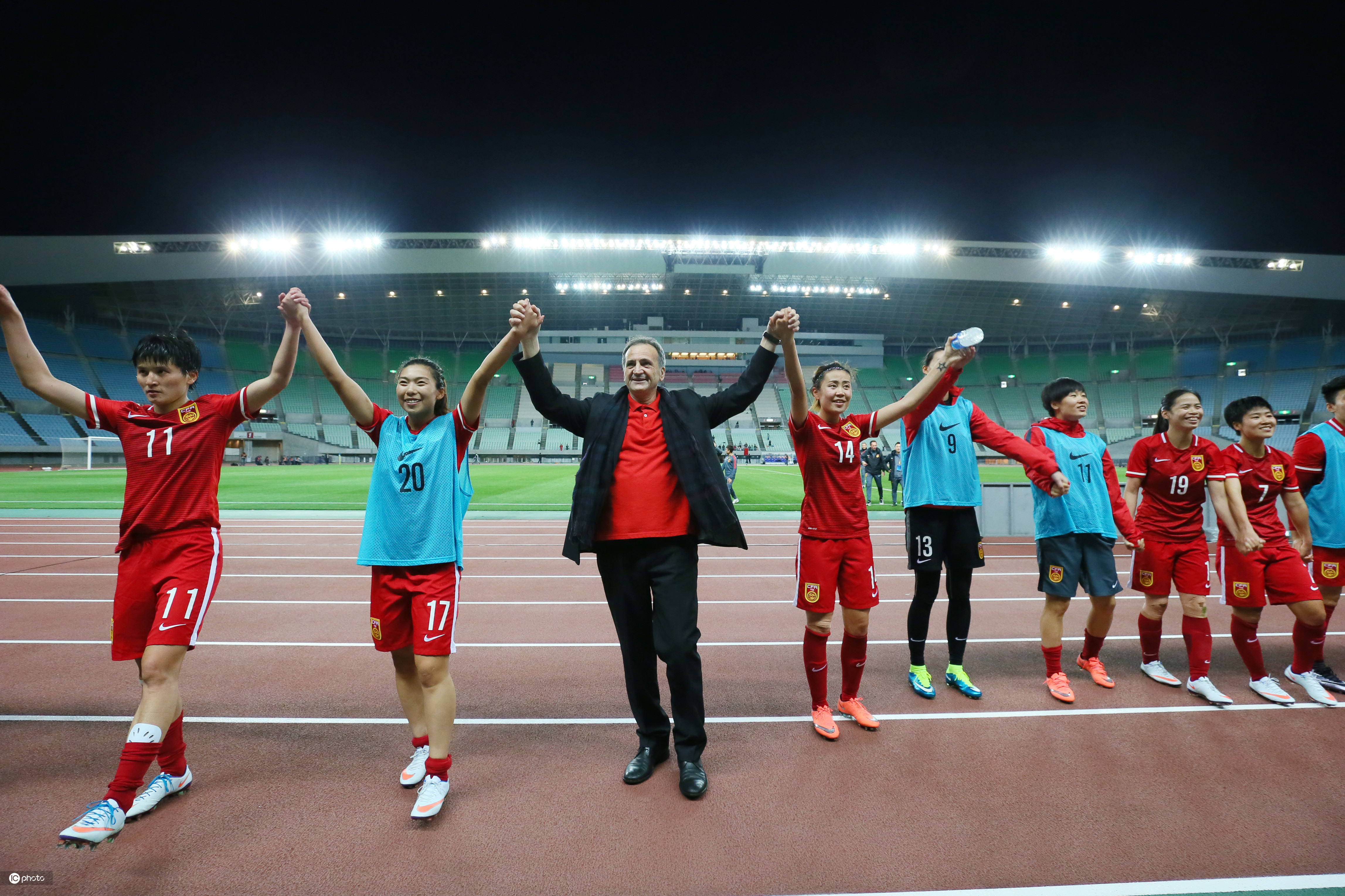 2016女足世界杯(回顾中国女足奥运征战史，96年夺银定格辉煌，孙雯留下史诗级进球)