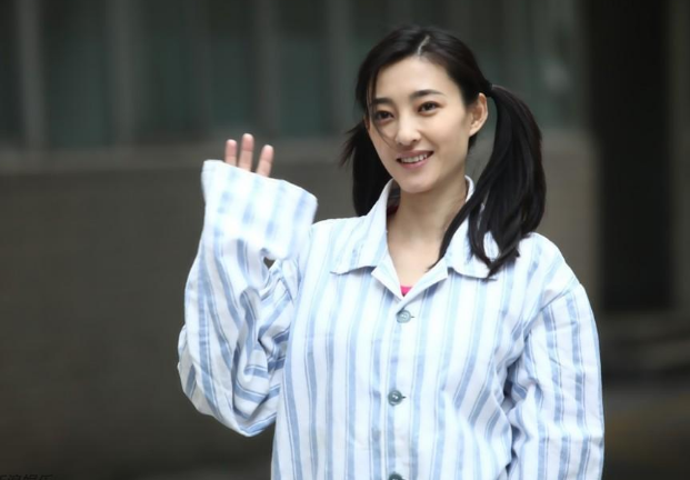 王丽坤与他同居8年,浪费了最好的年华,他却转身和别人奉子成婚