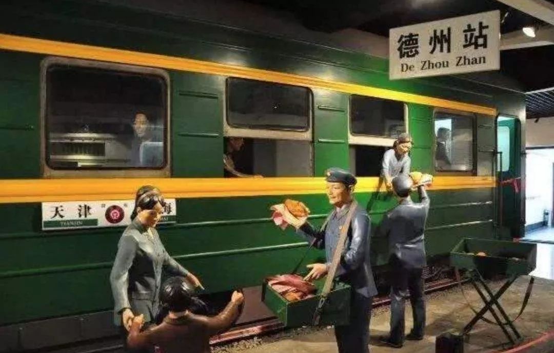 每个中国人心里，都有一段绿皮火车的记忆