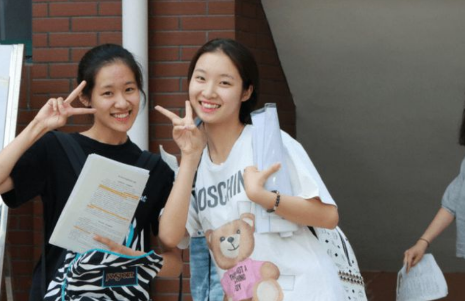 教育部通知，高三复读出“新规”，私立中学看后暗自叫好