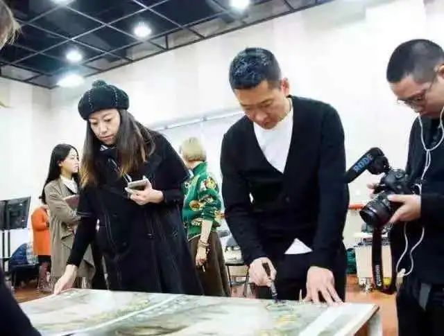 拥有千亩大米基地、开公司、建酒庄、农庄的周杰，才不是过气演员