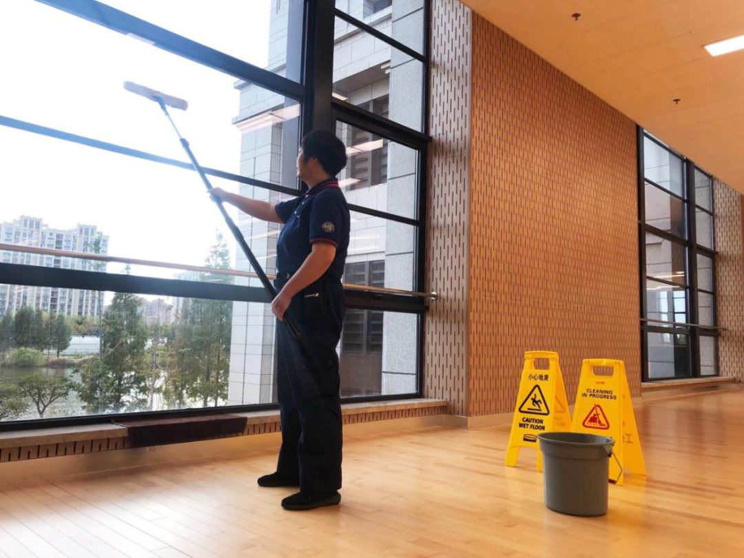 夏日运动好去处+1！江湾校区综合体育馆等你来！