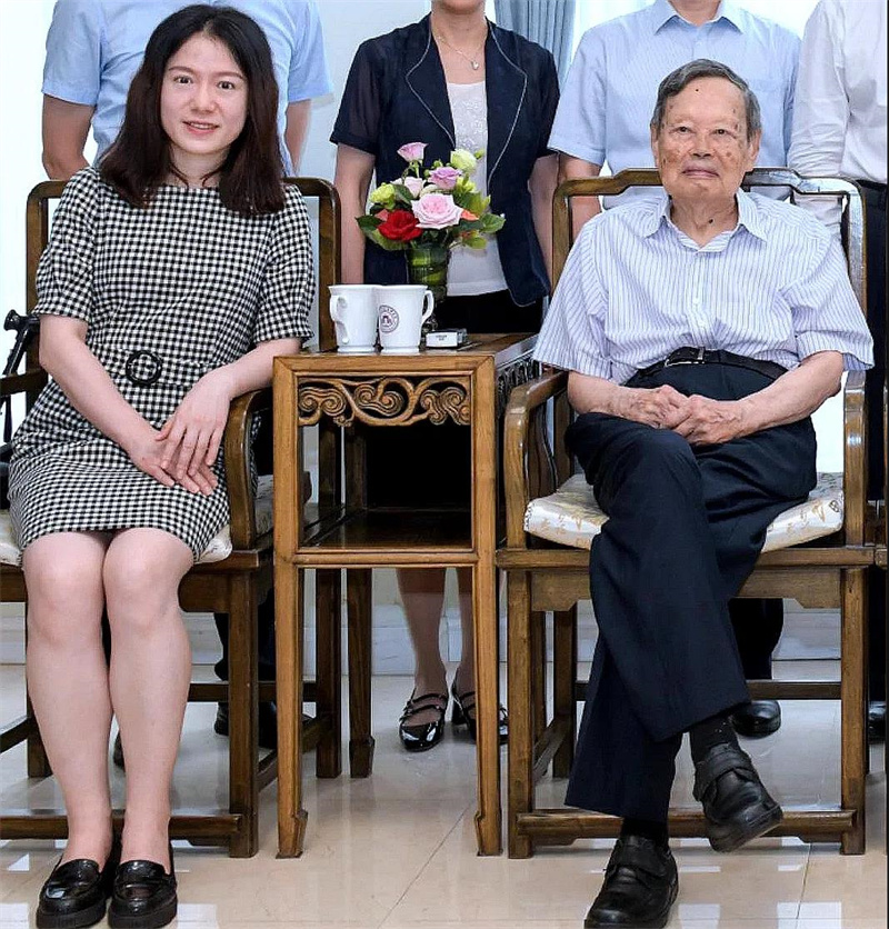 杜致礼简介,杜致礼和翁帆照片对比