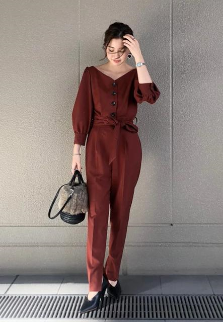 皮肤暗黄适合穿什么颜色衣服显白(皮肤黑黄适合穿这6个颜色)-币圈之家