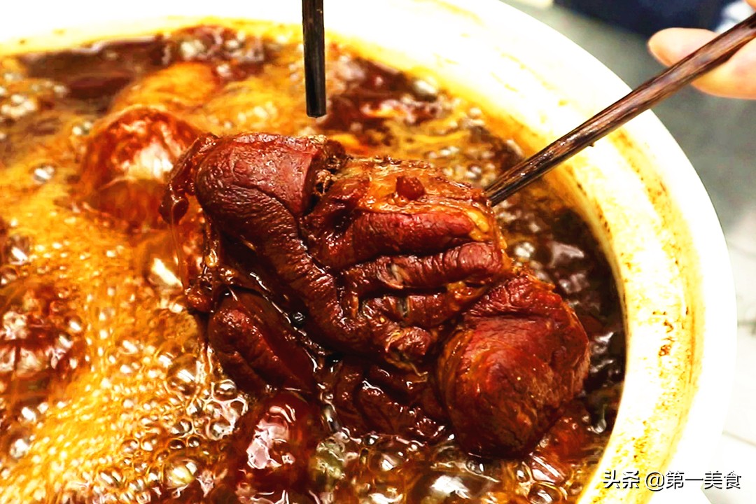 酱牛肉做法（最正宗的做法入味足酱香浓郁不散花）