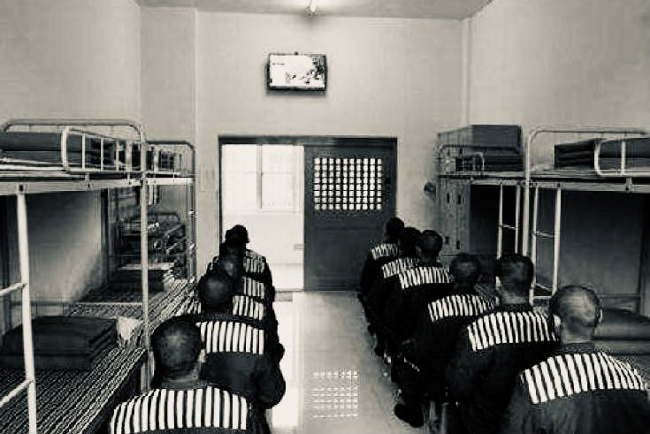 案发后未马上披露的高考跨省泄密案，刑释人员公然兜售未考试卷