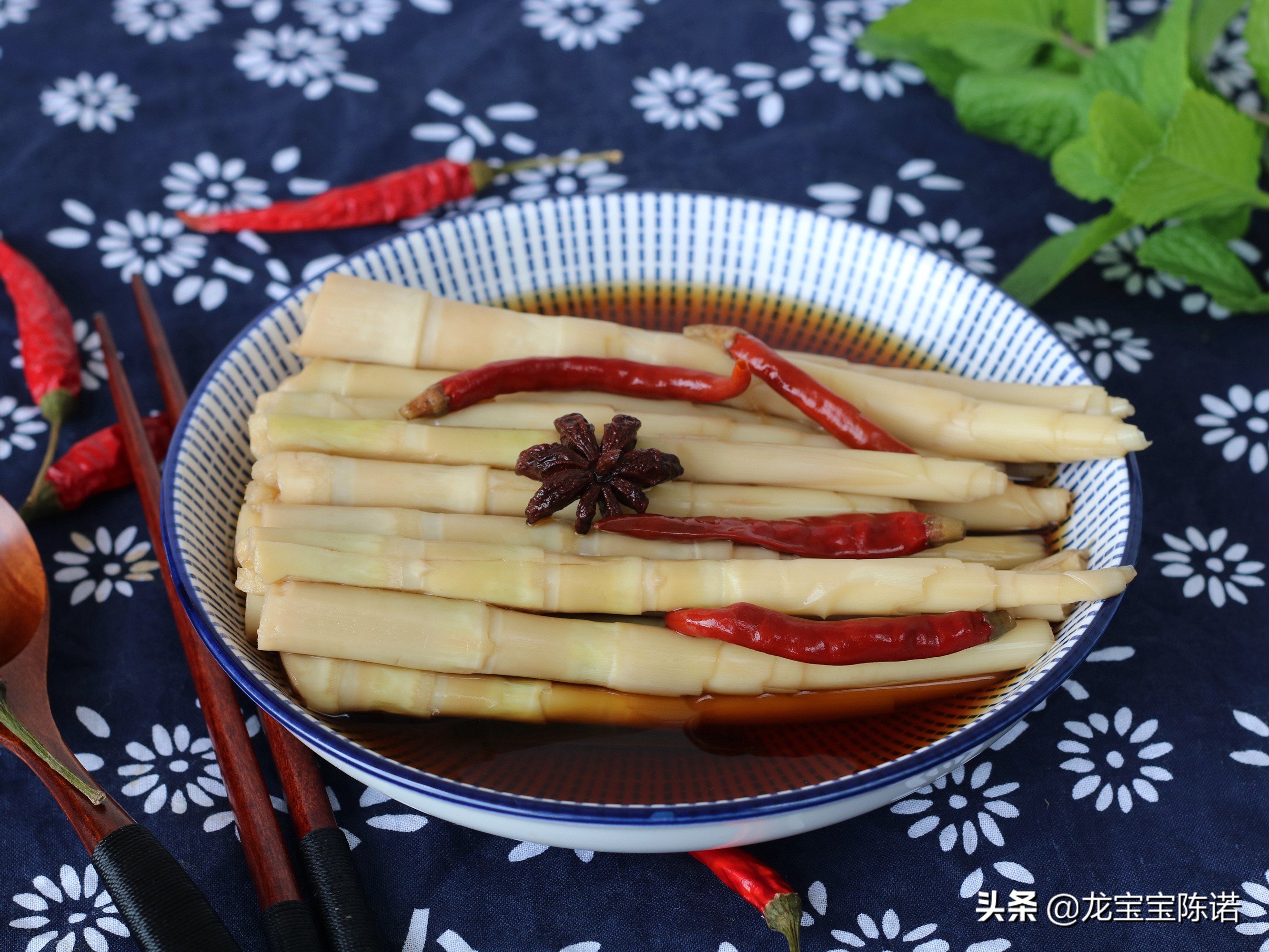 手剥笋怎么做好吃（想吃手剥笋不用买在家就能做）