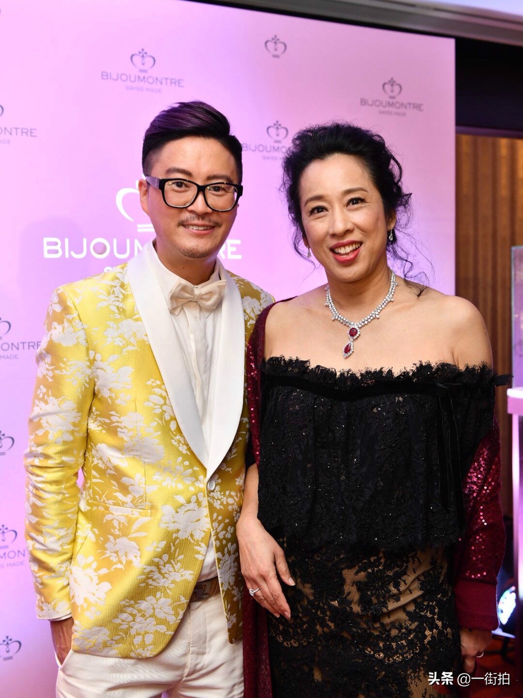 郭晶晶的眼睛叫什么眼（郭晶晶61歲婆婆出席活動，一雙“腰果眼”閃著亮光，少女氣質絕了）