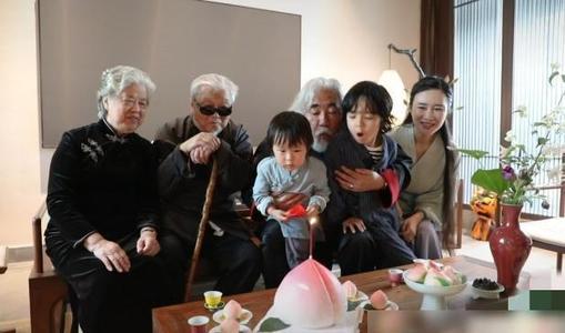 大胡子導演“采花”記：三次娶妻、69歲生子，又狗血又刺激