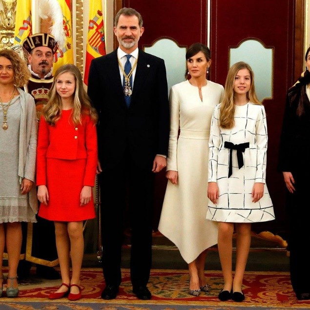 197的西班牙国王搂着167的王后:郎情妾意17年,爱情一开始就很甜