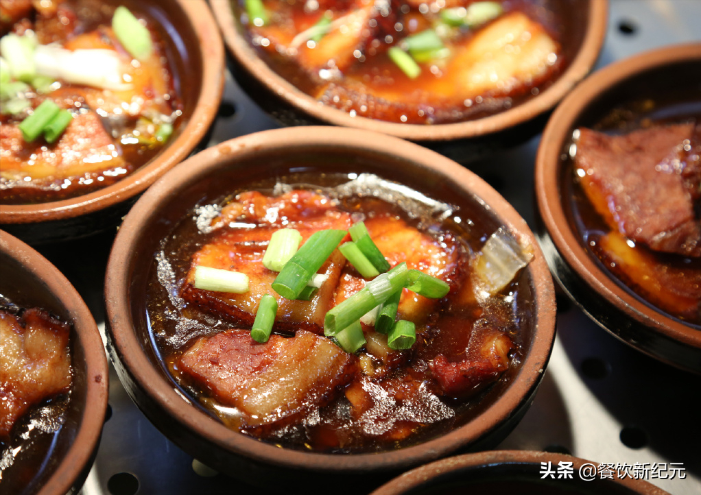 看完南方大学的食堂，再看北方大学的食堂，网友：没对比就没伤害