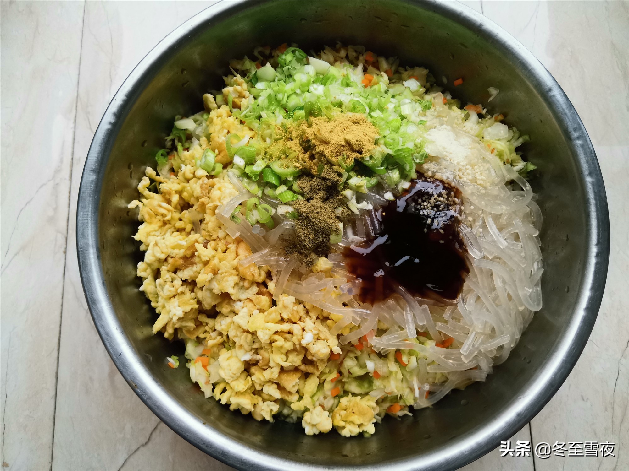 卷心菜包子馅怎么做好吃（包菜和这三个食材做包子贼好吃）