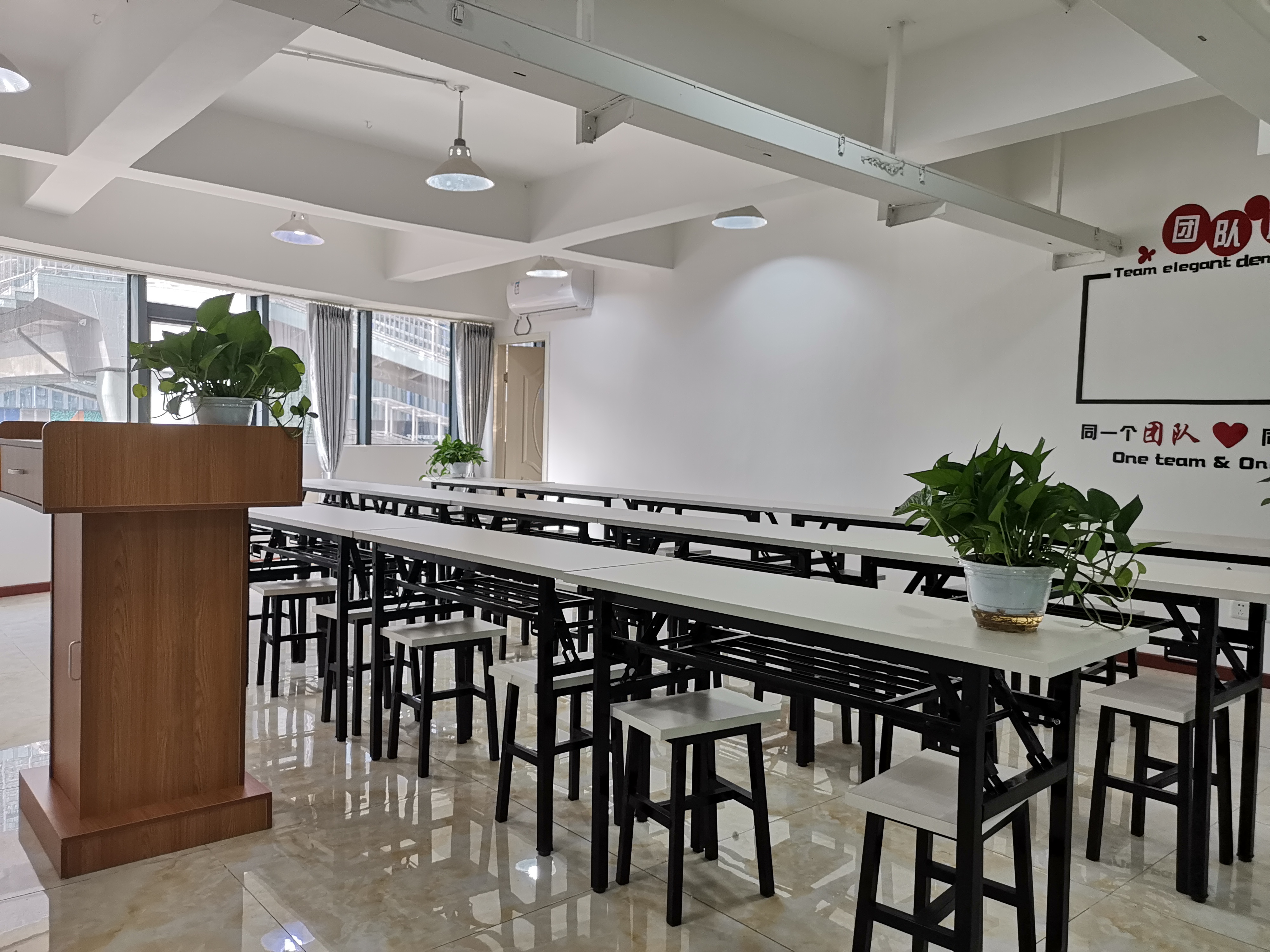 高中生找计算机技能培训学校，为什么都选重庆大学城北大青鸟