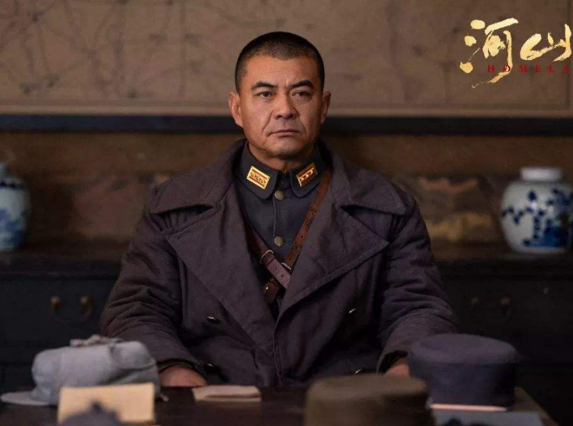 尤其是在《抗日奇侠》这部作品中,由于"毁三观"的剧情,王新军直接