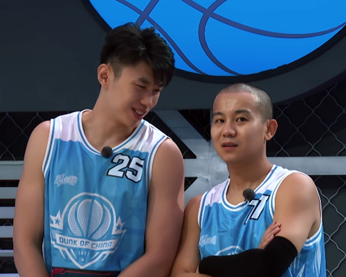 曹芳为什么进不了nba(这就是灌篮：为什么针对曹芳？投进了也不夸你，因为打得不合理)