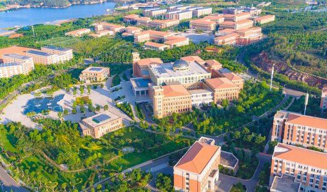 2021云南高校排名，云南民族大学位居第三，其中两校并列第一