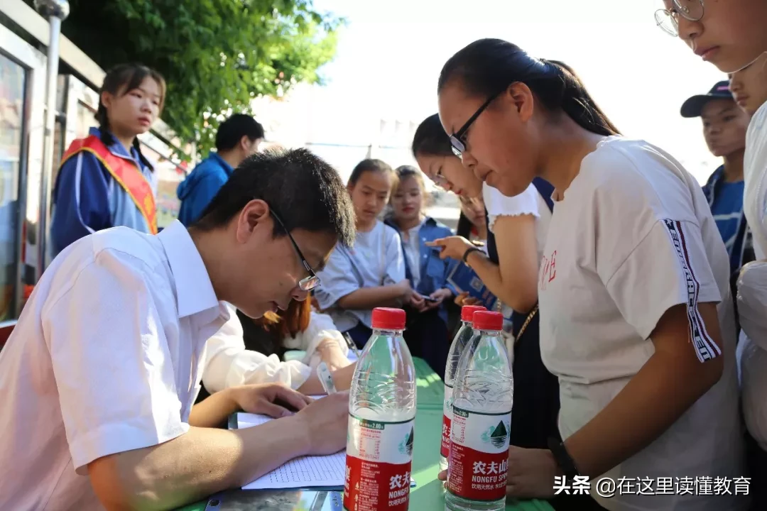 新疆最好的十所高中，乌鲁木齐占了七所！你认可吗？