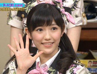 什么恶臭风气！女爱豆被乱甩踢头，这个节目真是骂一百次都不解恨