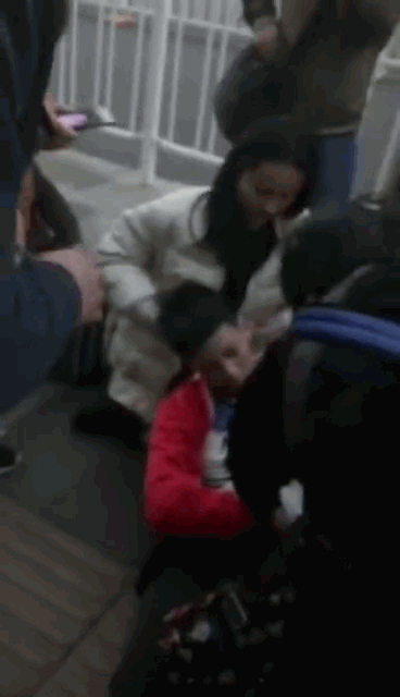 昆明街头救活昏迷少年的白衣小姐姐，原来她的故事也是传奇!