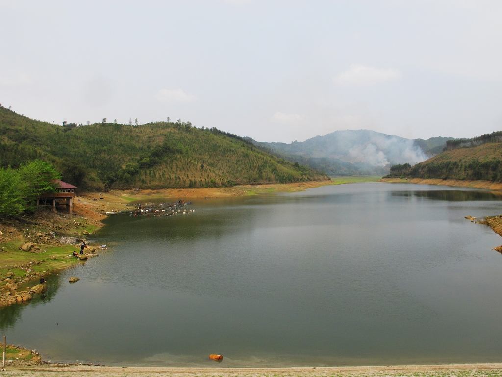 入水口旁的回水湾出鱼趋于闭合的桦尖这个和由宽变窄的有其曲同工之妙