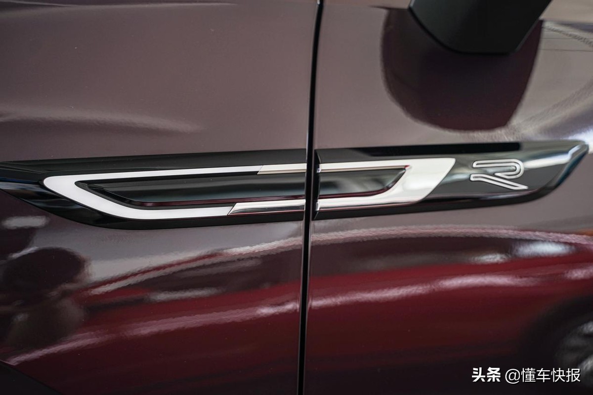 尺寸够大、配置具备豪华感，到店探访大众全新SUV揽境