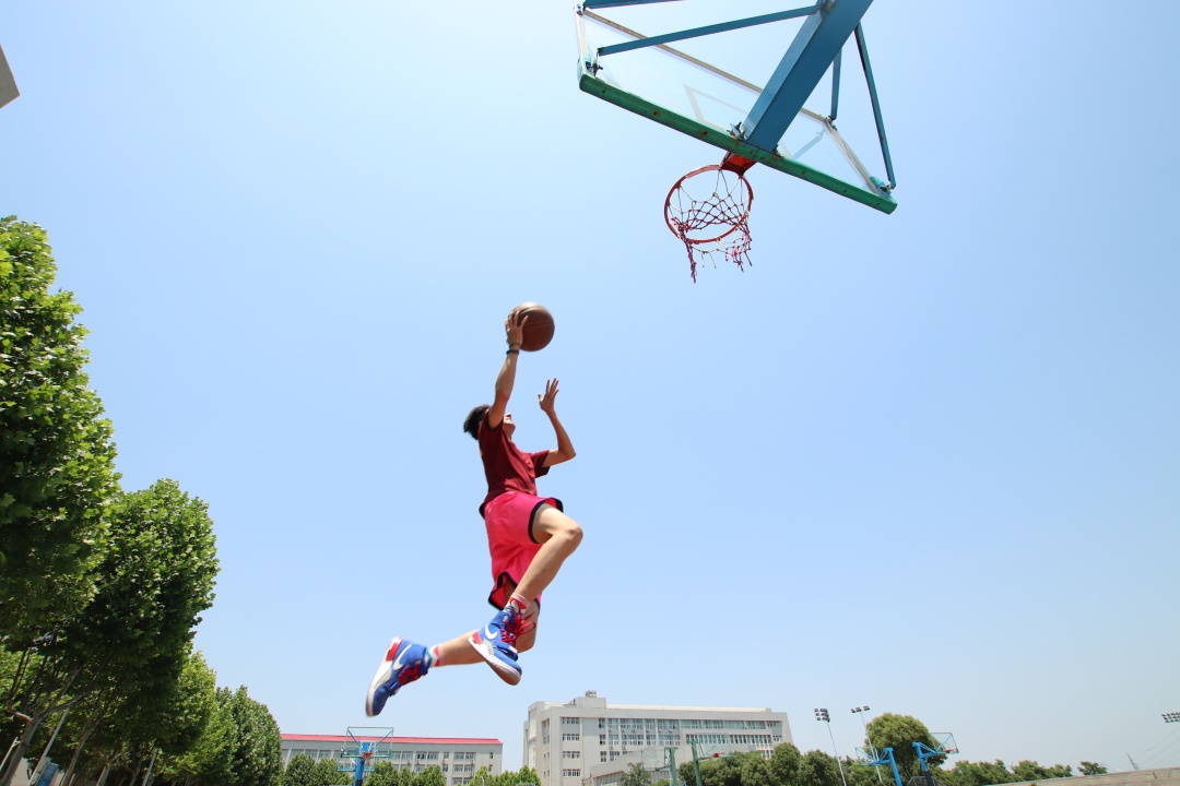 我用五种颜色，记住水院这所大学