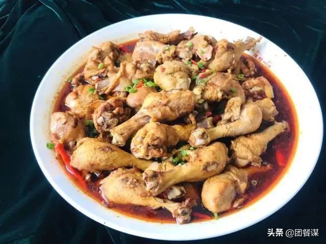 全网最帅厨师长、霸气菜、全鱼宴……高考“加油餐”实力爆表