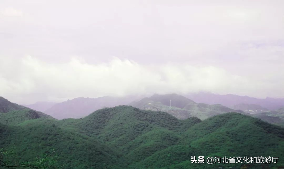 寻一处安逸，静听雨落，细赏美景