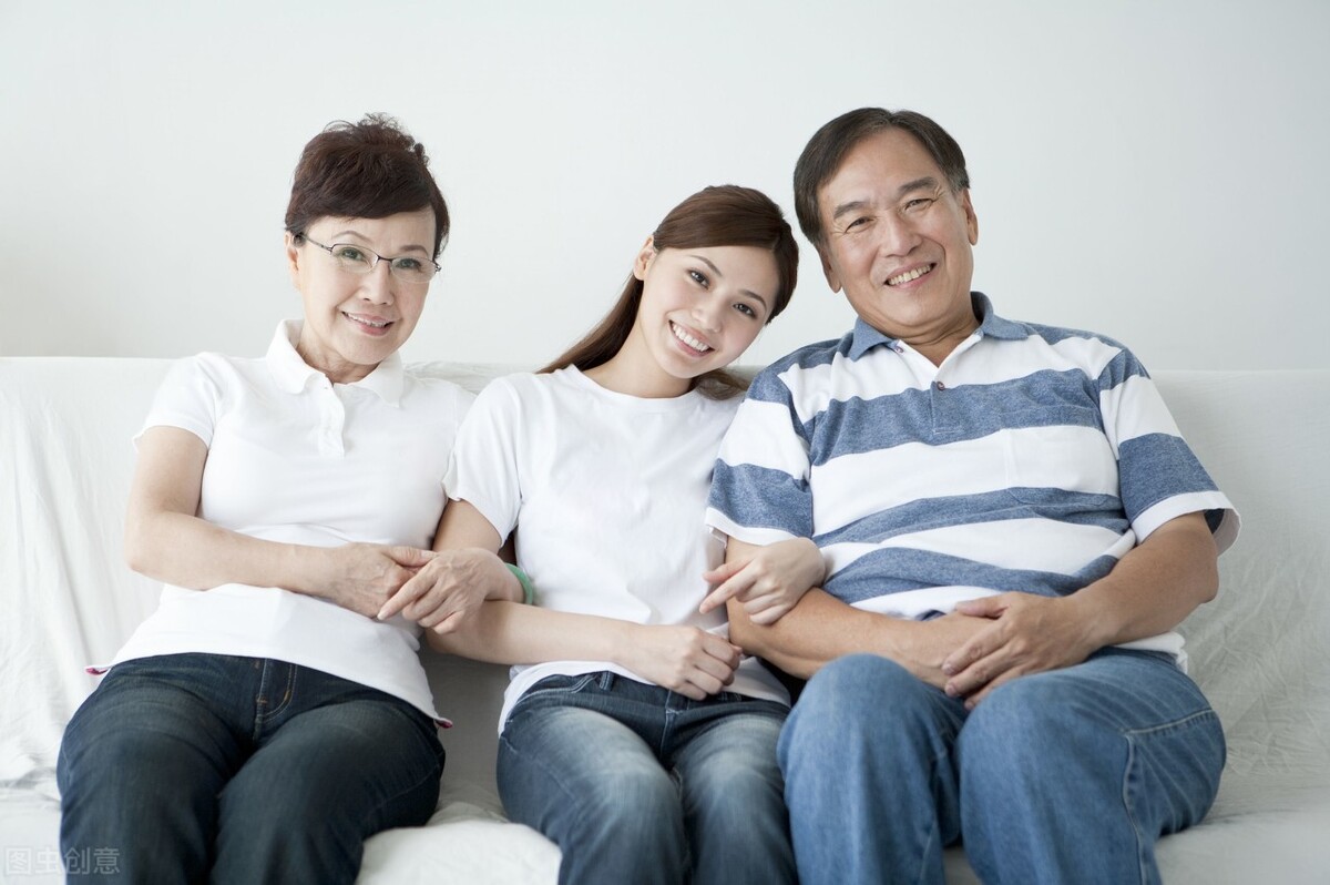 子女不怎么联系的父母，多半生活在社会底层，你怎么看？