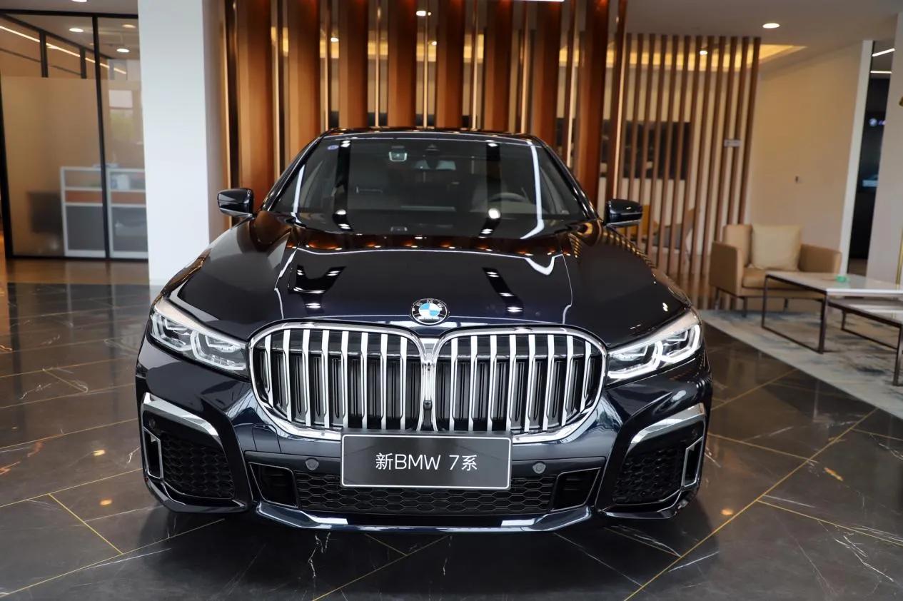 宝马760价格(宝马760售价多少钱)-世界十大之最