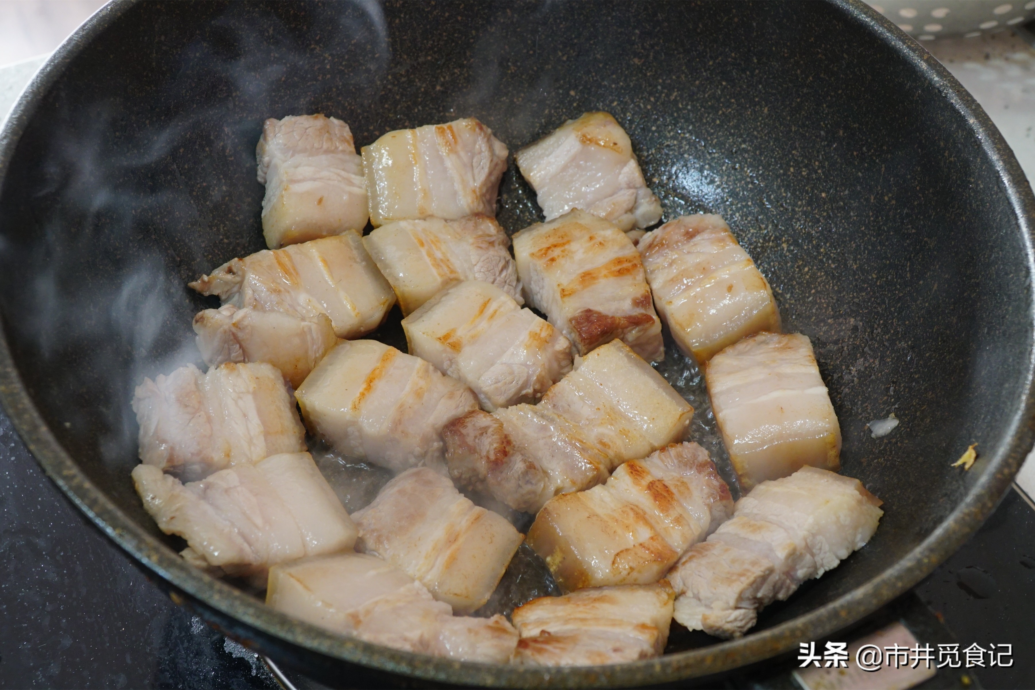 红烧肉高压锅（巧用高压锅做红烧肉酥烂红亮）