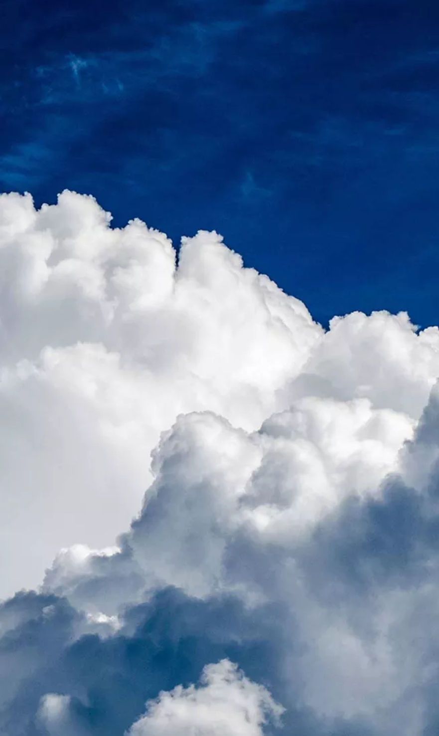 「诗词鉴赏」十一首咏云的诗词，看云卷云舒，静看流年