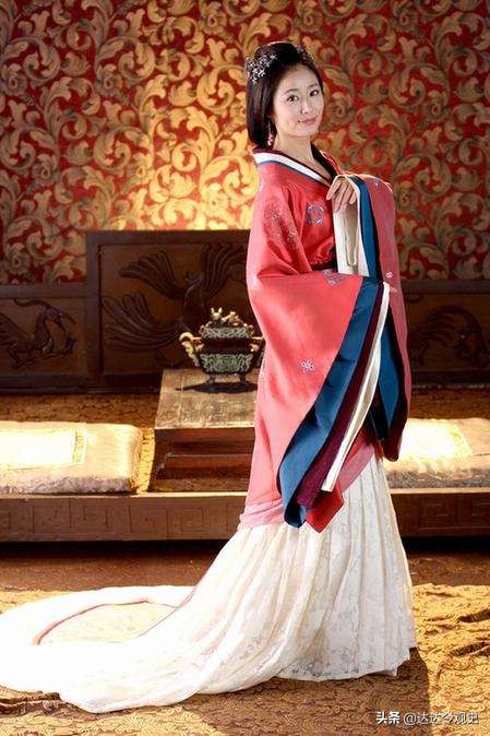 衣带飘飘，仙气袅袅——浅谈汉代女性服饰的特点与成因