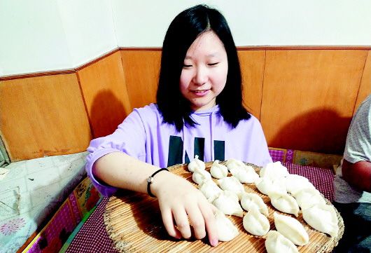 因为看了“半岛”,她选择了青岛“轮椅女孩”邹怡芳今来青报到