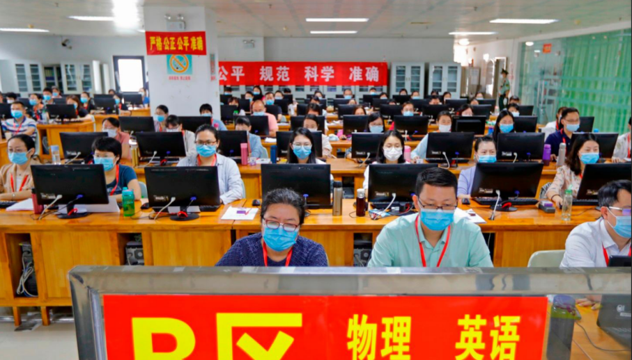 为啥高考要用“2B铅笔”？看完高考阅卷方式，学生：我爱2B铅笔