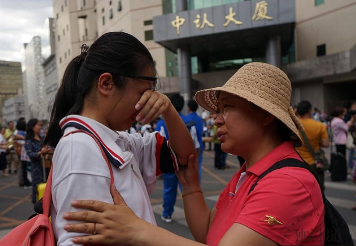江苏考生高考411分，被南京大学王牌专业录取，全家人却笑不出来