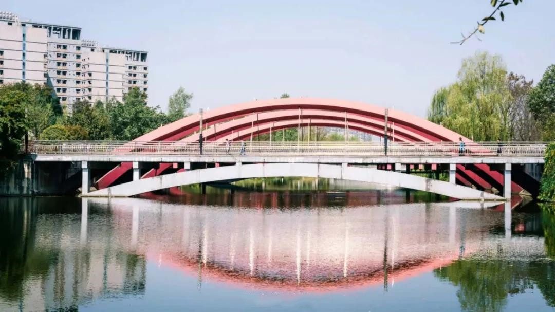 世界之最！据说，西南交通大学有一辆校内