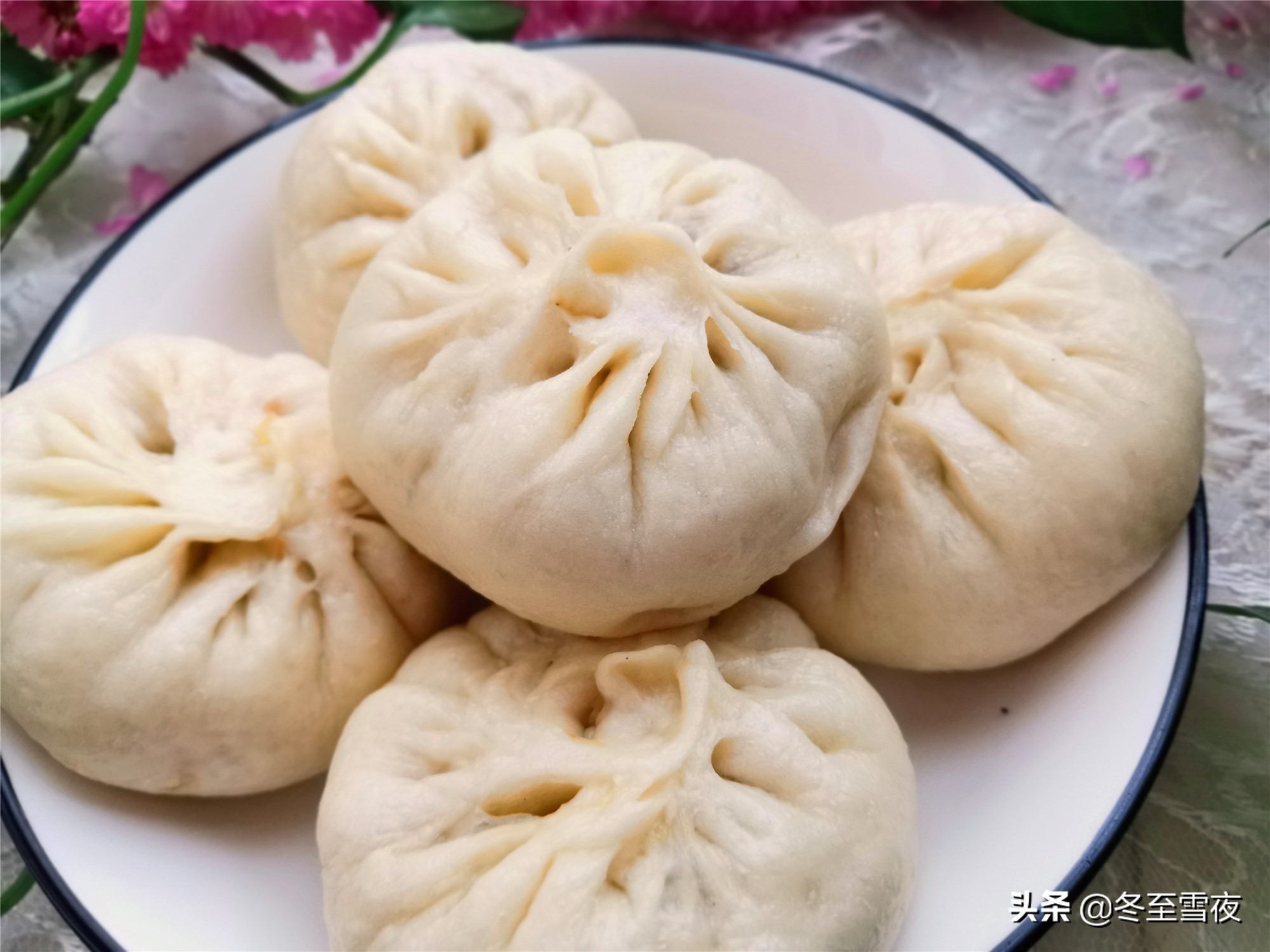 卷心菜包子馅怎么做好吃（包菜和这三个食材做包子贼好吃）