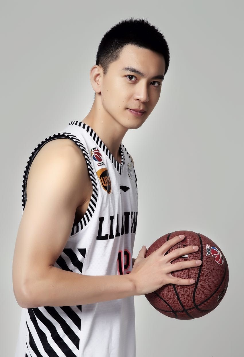 杨鸣图片("体坛第一帅哥"?我承认我心动了)